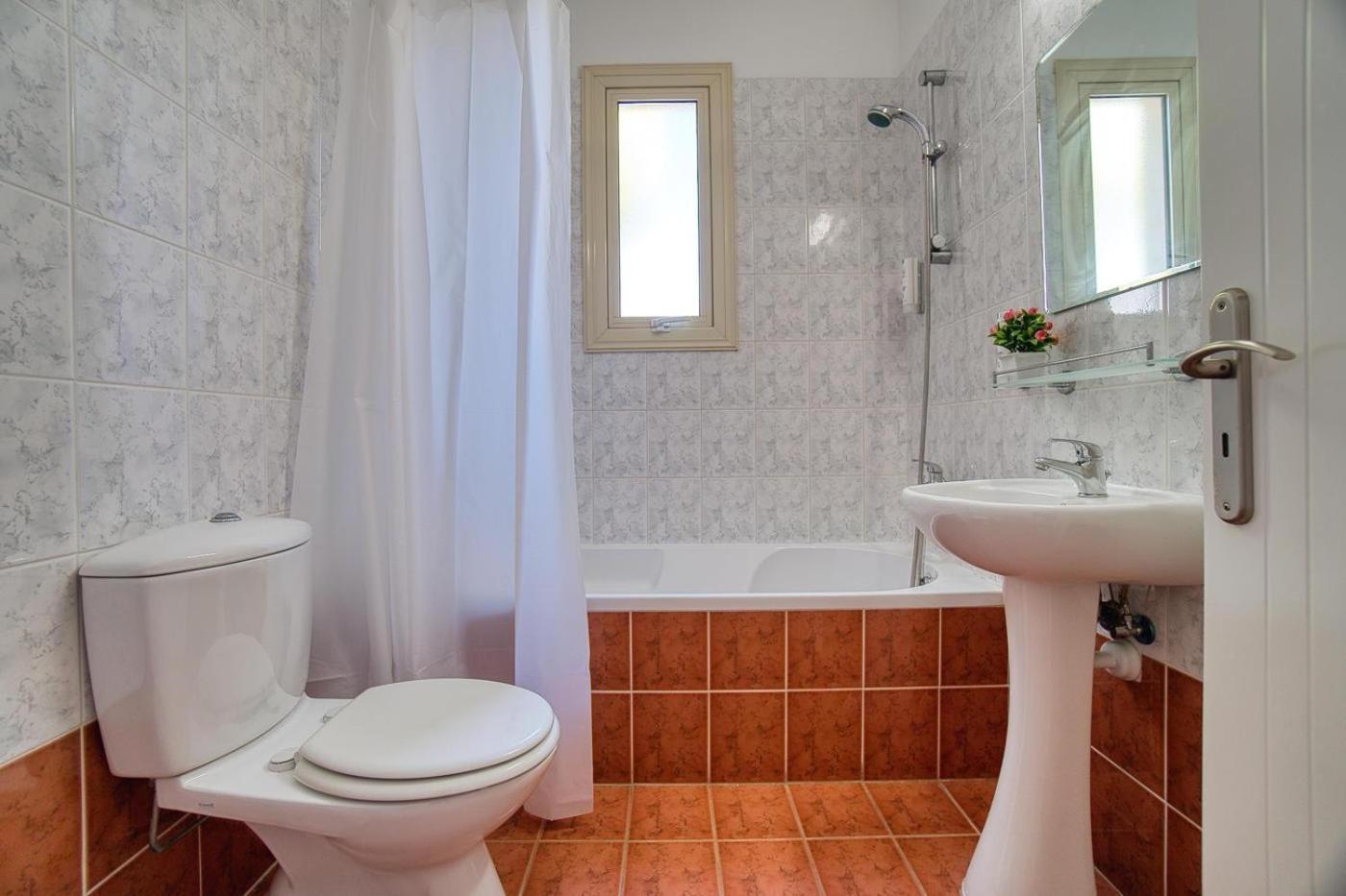 Royal Seacrest F G6 Apartment Paphos ภายนอก รูปภาพ